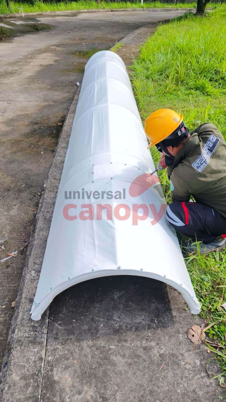 Canopy membrane area parkir — proteksi UV desain modern hemat biaya